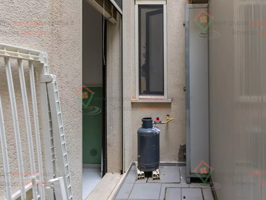 Immagine 17 di Trilocale in affitto  a Siracusa