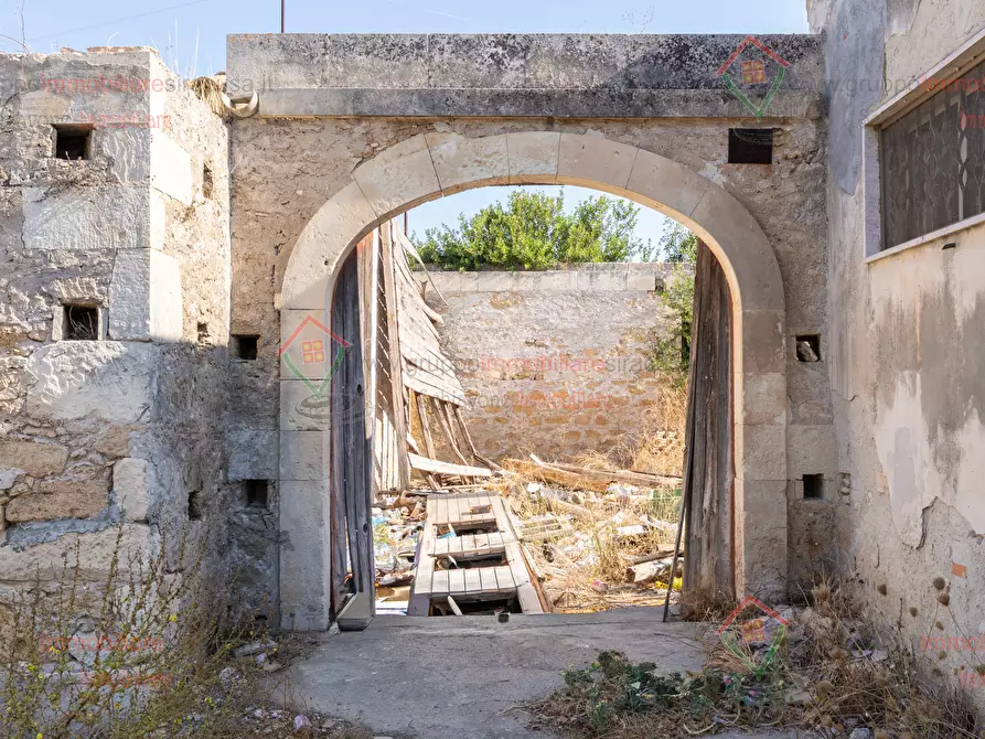 Immagine 2 di Rustico / casale in vendita  a Siracusa