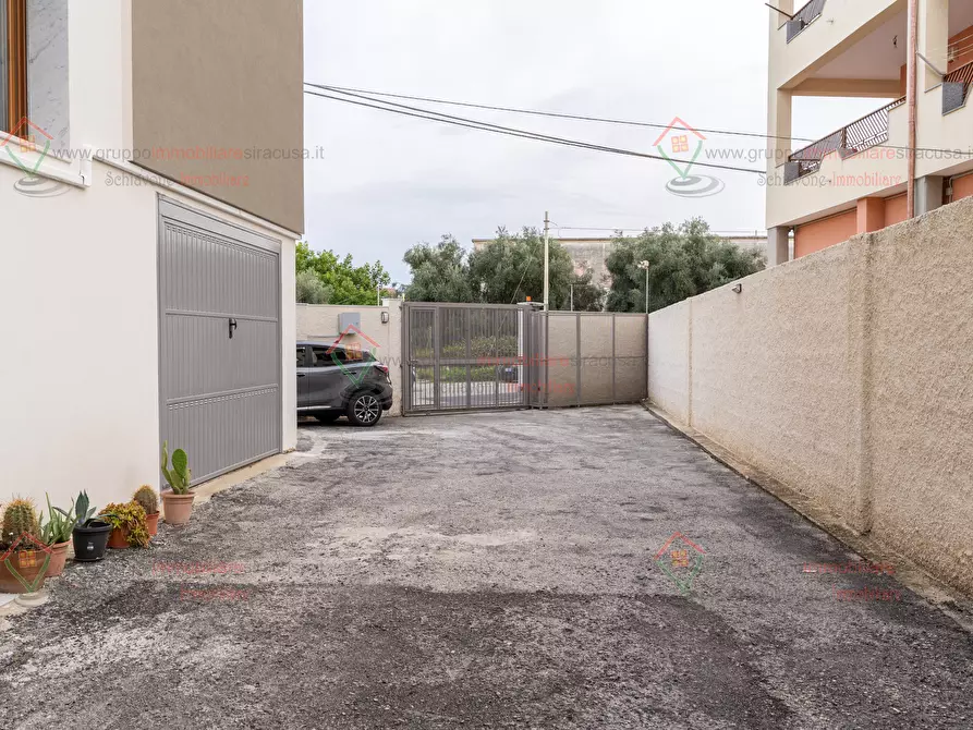 Immagine 39 di Trilocale in vendita  a Siracusa