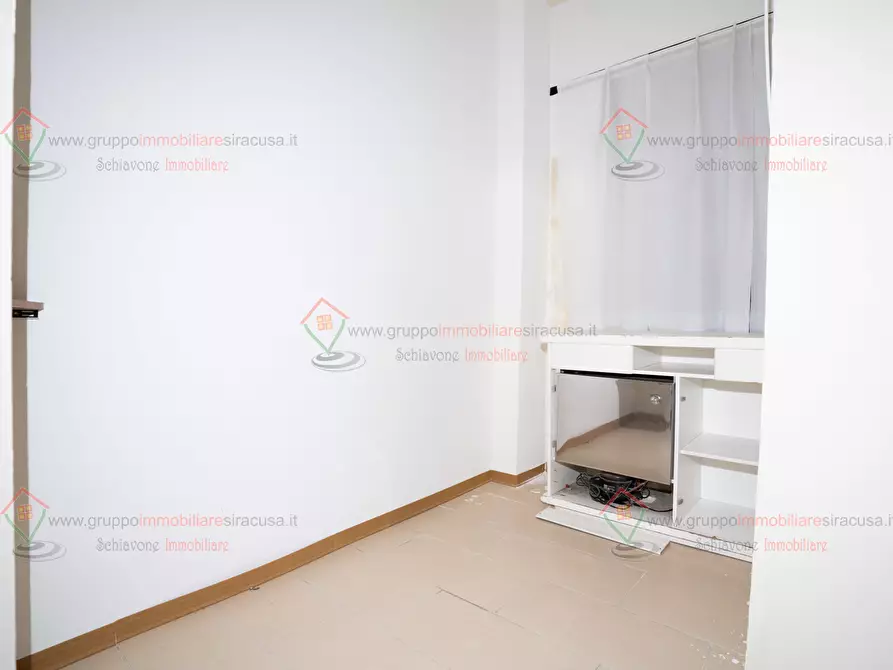 Immagine 20 di Locale commerciale in vendita  a Siracusa