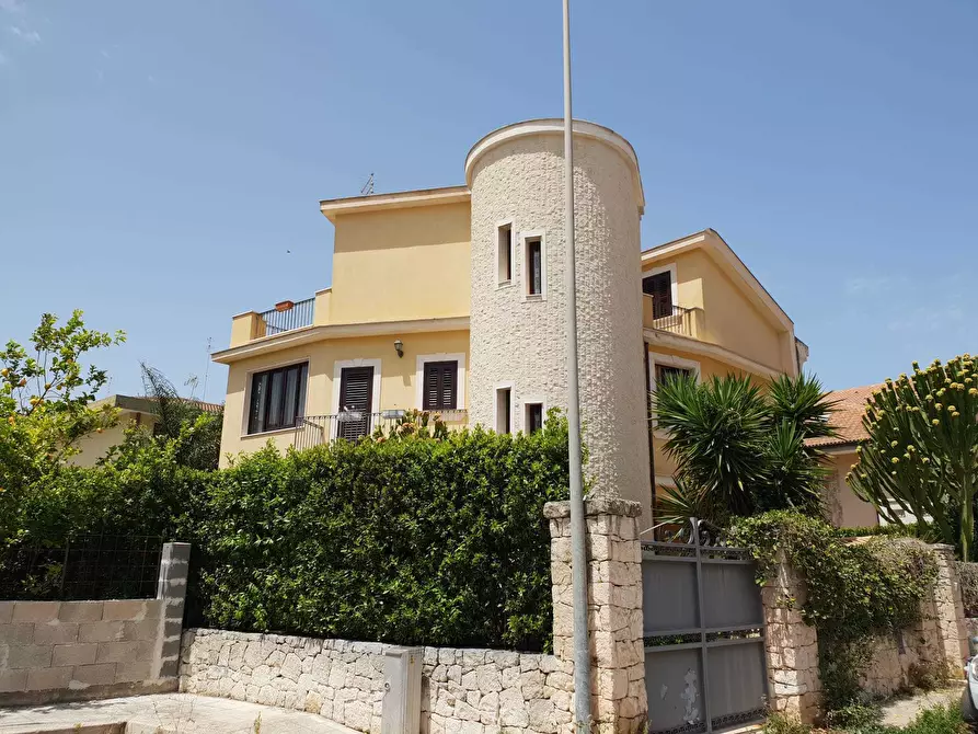 Immagine 1 di Villa in vendita  a Siracusa