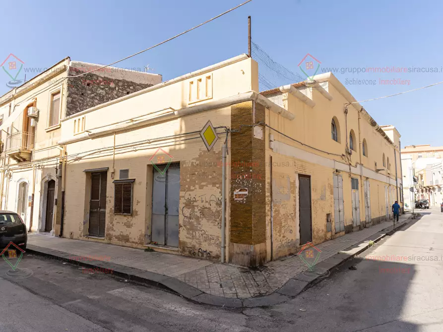 Immagine 24 di Locale commerciale in vendita  a Siracusa