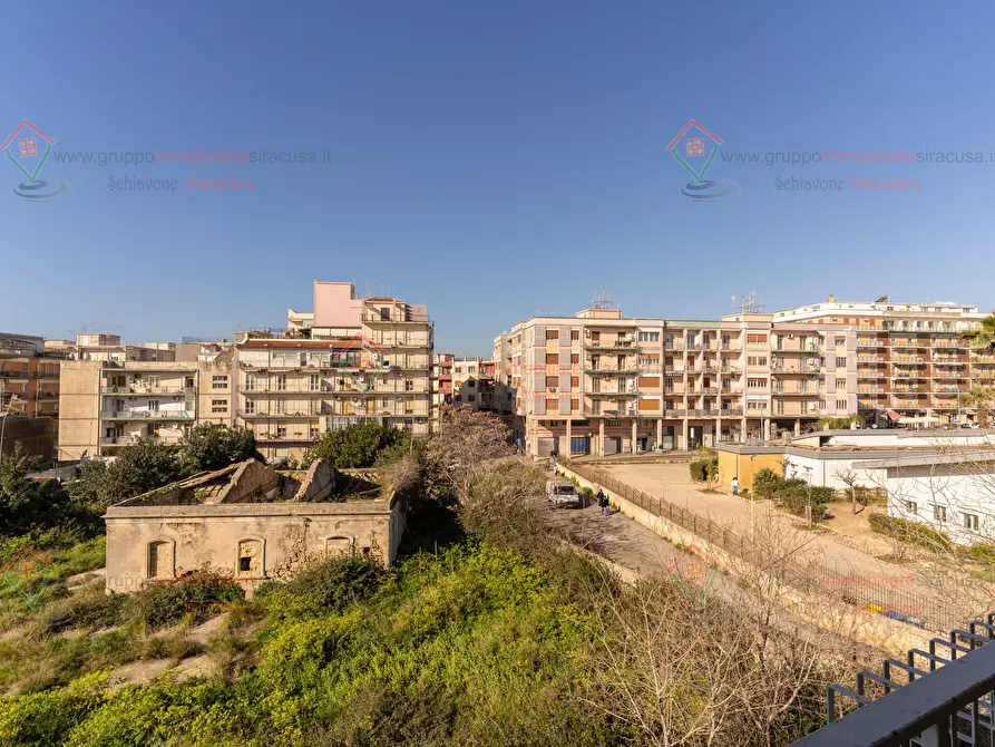 Immagine 27 di Pentalocale in affitto  a Siracusa