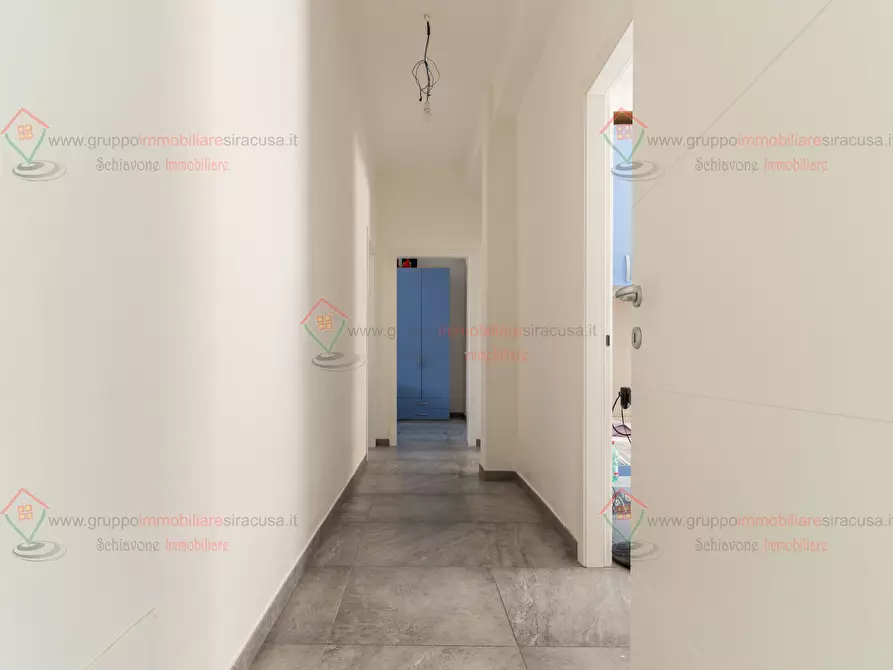 Immagine 17 di Pentalocale in vendita  a Siracusa