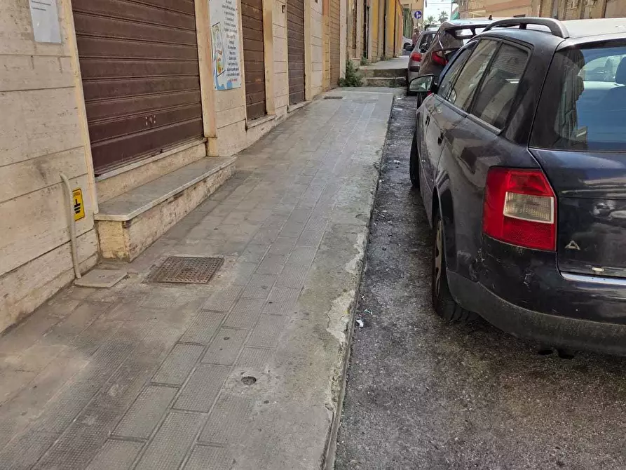 Immagine 3 di Locale commerciale in vendita  a Siracusa