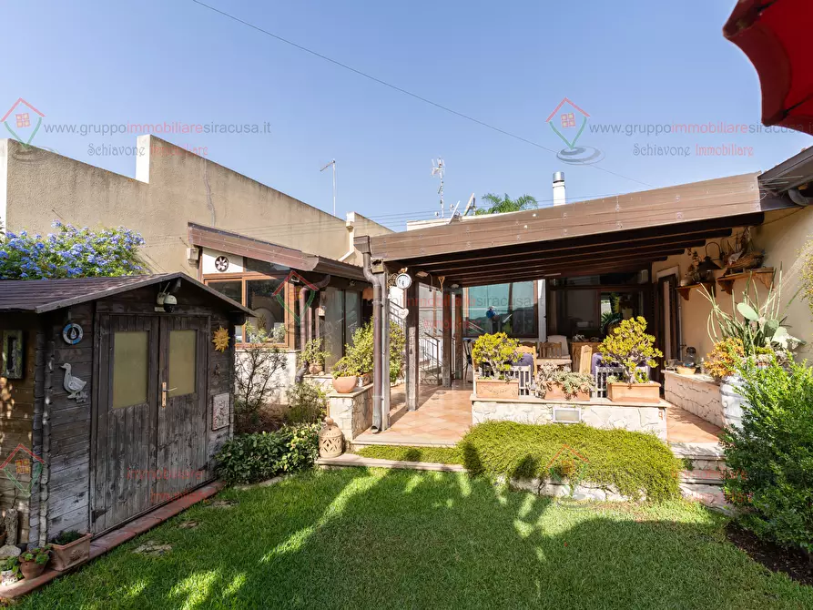 Immagine 6 di Villa in vendita  a Siracusa