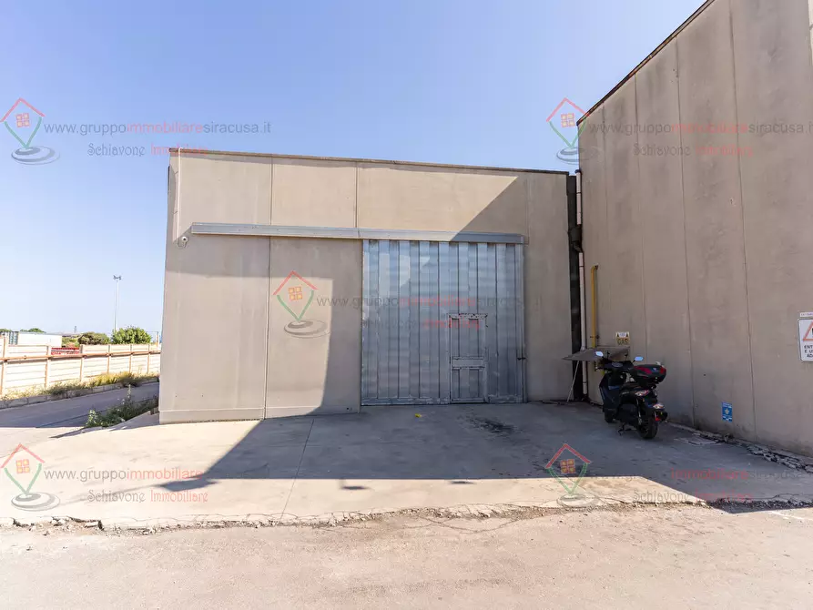 Immagine 2 di Capannone industriale in affitto  a Siracusa