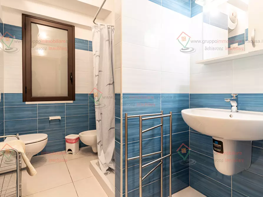 Immagine 12 di Trilocale in affitto  a Siracusa