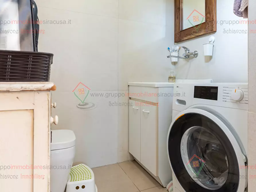 Immagine 46 di Villa in vendita  a Siracusa