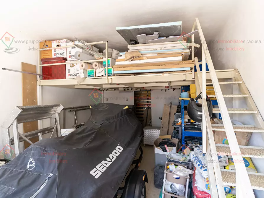 Immagine 4 di Garage in vendita  a Siracusa