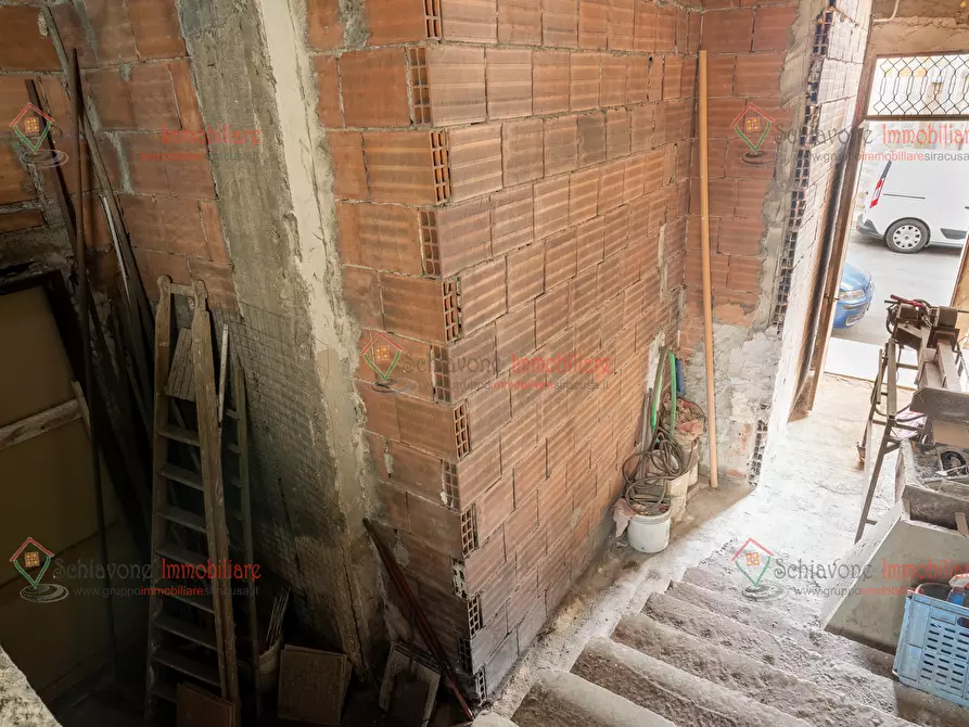 Immagine 7 di Locale commerciale in vendita  a Floridia