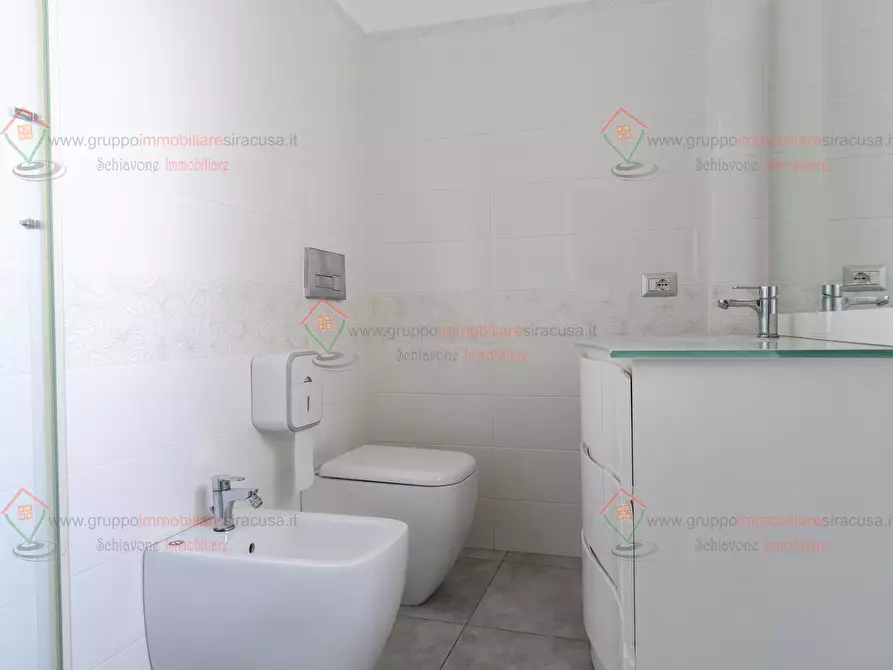 Immagine 8 di Trilocale in vendita  a Siracusa