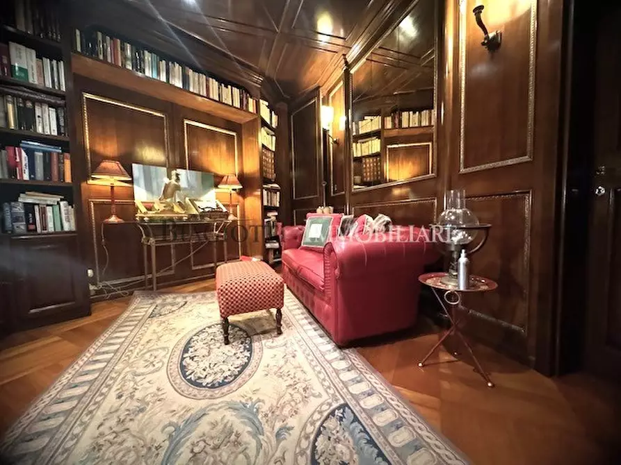 Immagine 4 di Pentalocale in vendita  in viale italia a Livorno