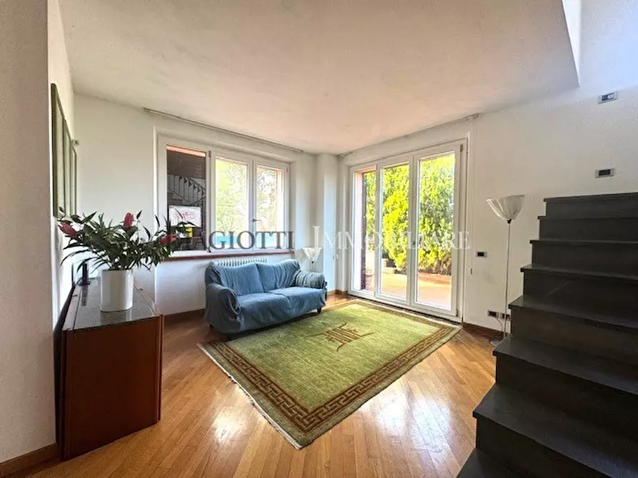 Immagine 12 di Villa in vendita  a Livorno