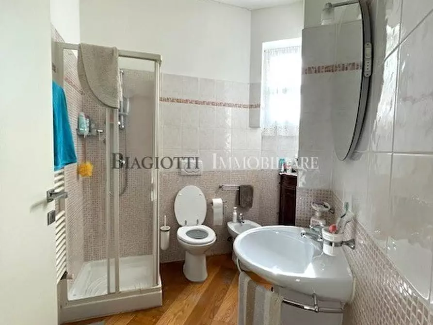 Immagine 37 di Attico in vendita  a Livorno