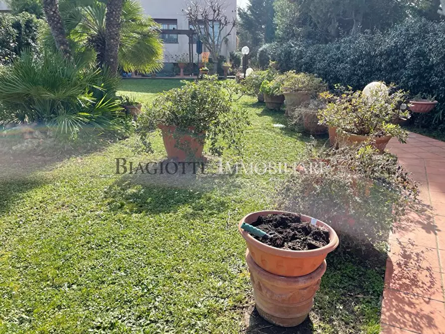 Immagine 10 di Casa semindipendente in vendita  a Livorno