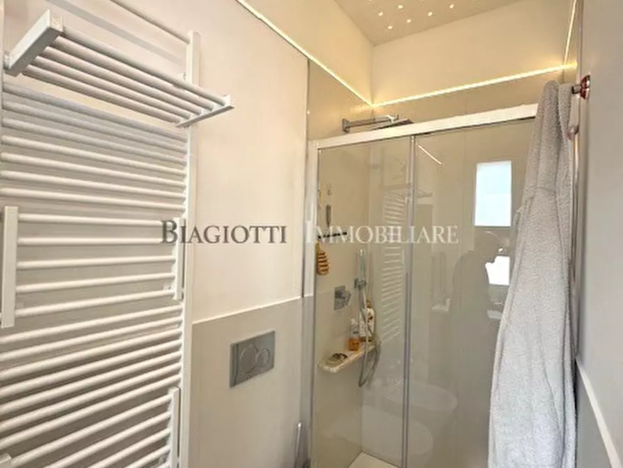 Immagine 17 di Casa indipendente in vendita  a Livorno