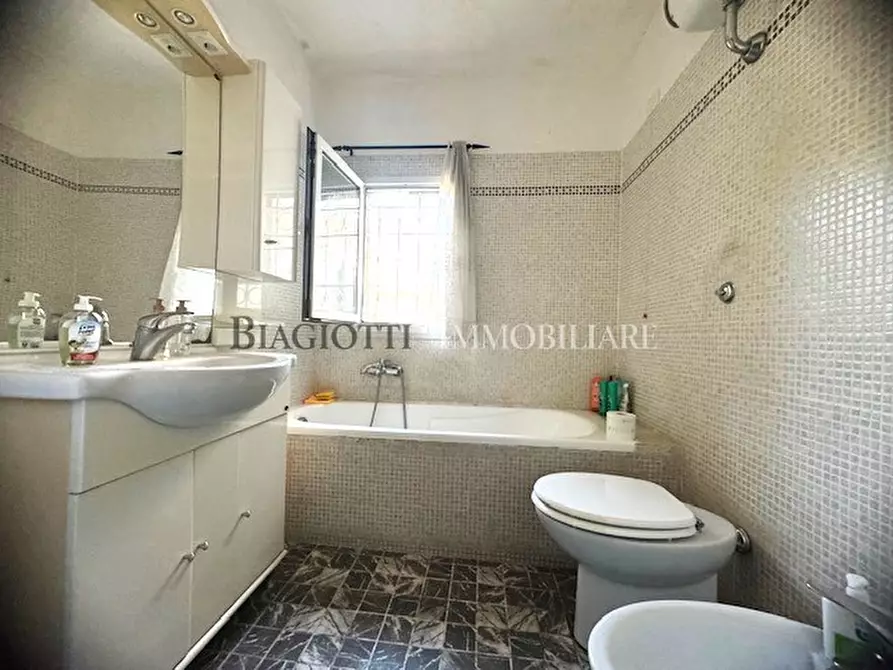 Immagine 74 di Casa semindipendente in vendita  a Livorno