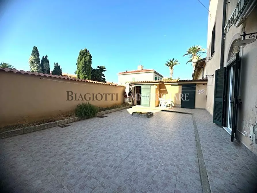 Immagine 25 di Casa semindipendente in vendita  a Livorno