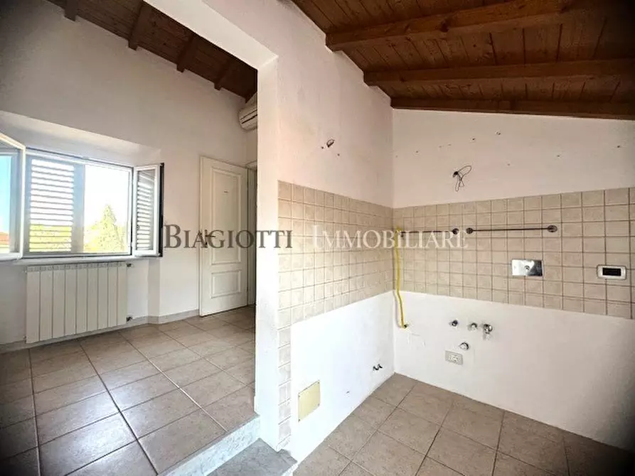 Immagine 70 di Casa semindipendente in vendita  a Livorno