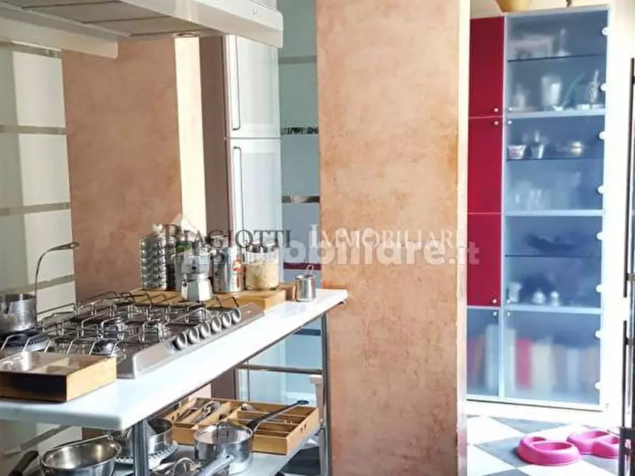 Immagine 10 di Trilocale in vendita  a Livorno