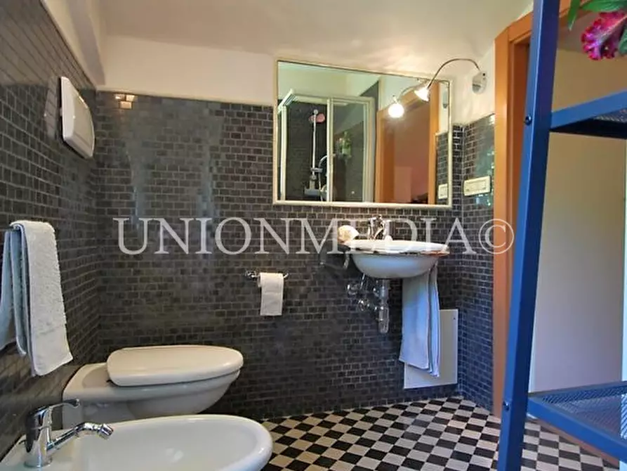 Immagine 73 di Villa in vendita  in Via cappuccini a Sarzana