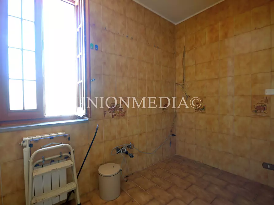 Immagine 18 di Casa indipendente in vendita  a Sarzana