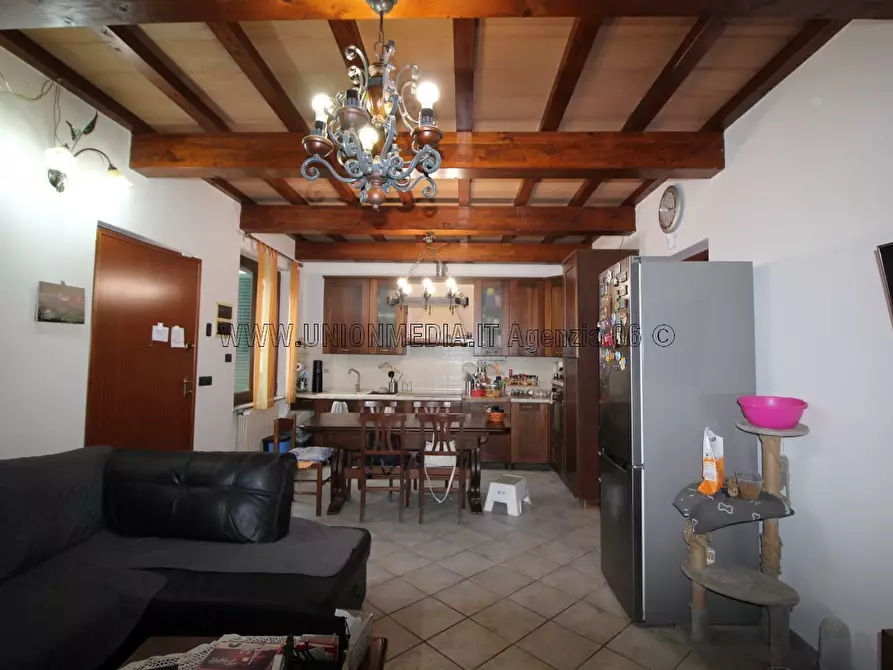 Immagine 4 di Casa indipendente in vendita  a Ortonovo