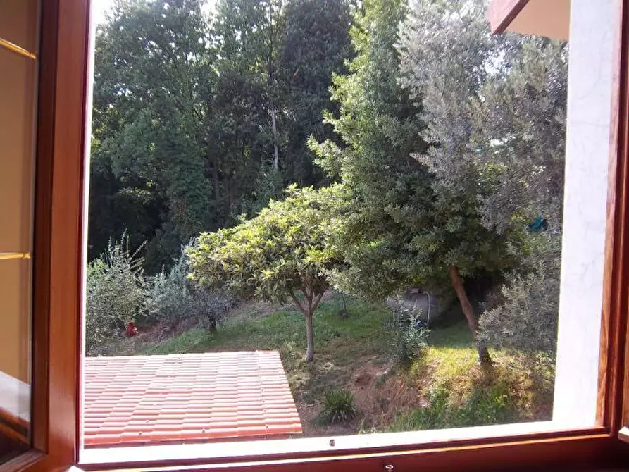 Immagine 17 di Villa in vendita  a Sarzana