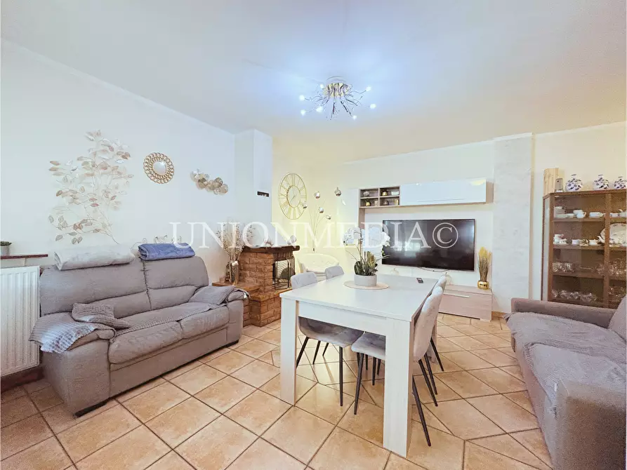 Immagine 1 di Appartamento in vendita  in via bradia a Sarzana