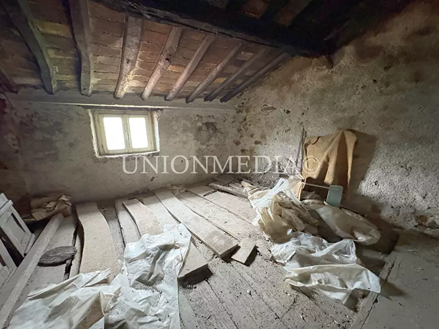Immagine 17 di Casa semindipendente in vendita  in via giucano a Fosdinovo
