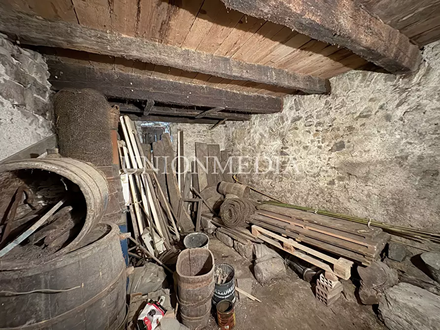 Immagine 20 di Casa semindipendente in vendita  in via giucano a Fosdinovo