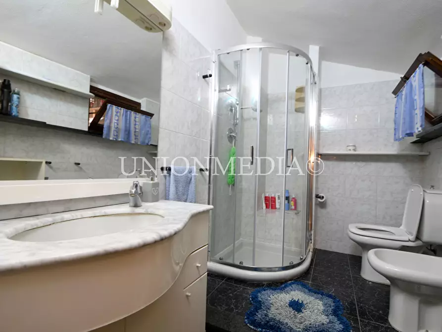 Immagine 11 di Appartamento in vendita  in Via togliatti a Ortonovo