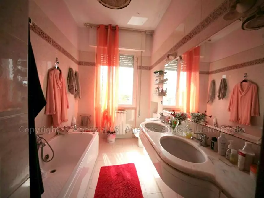 Immagine 13 di Casa bifamiliare in vendita  a Sarzana