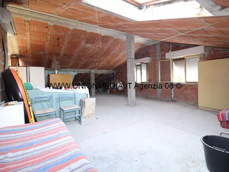 Immagine 20 di Attico in vendita  a Massa