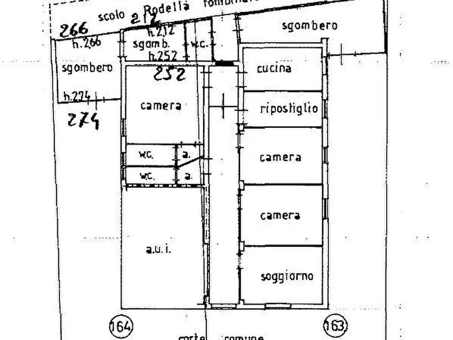 Immagine 37 di Casa trifamiliare in vendita  in Viale Viareggio 14 a Rimini