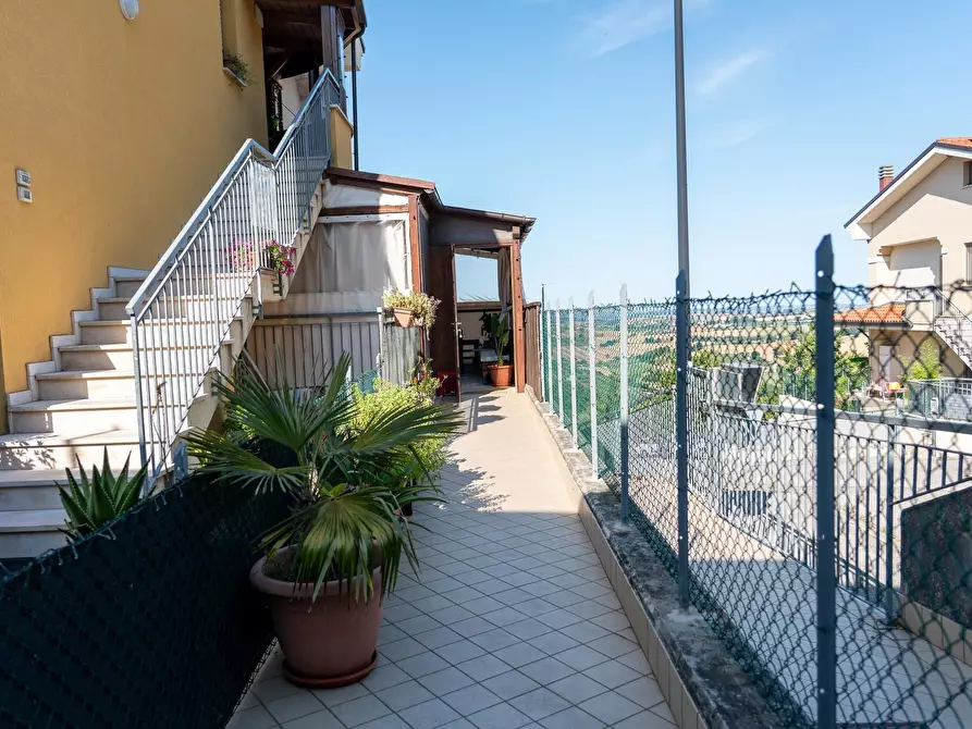 Immagine 44 di Trilocale in vendita  in Via Ugo Foscolo 87 a Montescudo-Monte Colombo