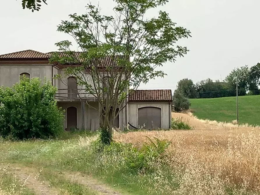 Immagine 1 di Casa indipendente in vendita  in Via Marecchiese a Rimini