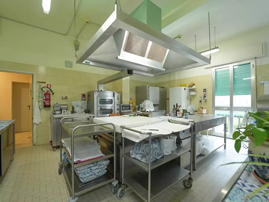 Immagine 10 di Palazzo in vendita  in Via Publio Virgilio Marone a Bellaria-Igea Marina