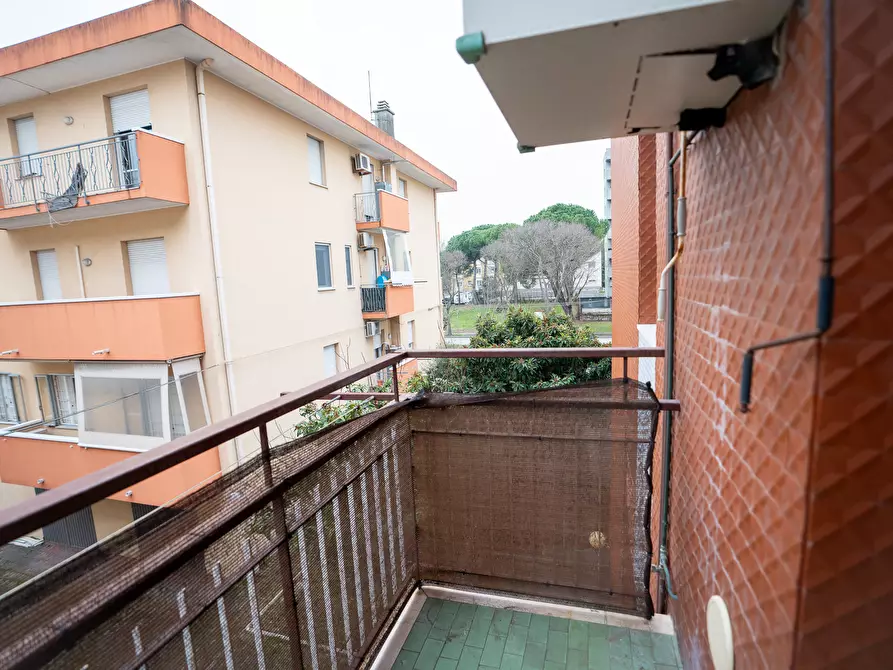 Immagine 16 di Trilocale in vendita  in Via Vega 51 a Rimini