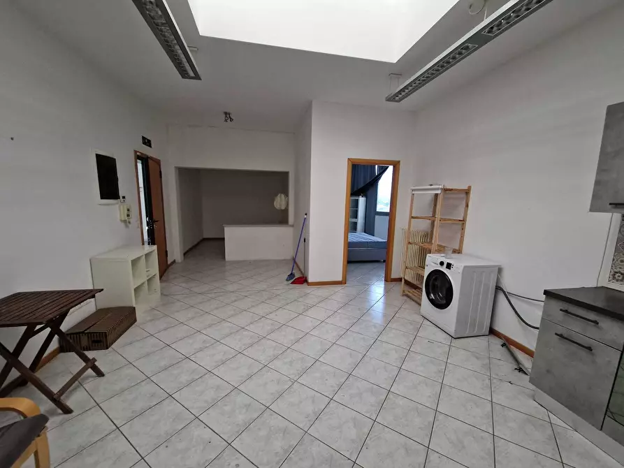 Immagine 1 di Ufficio in vendita  in Via Marecchiese 152 a Rimini