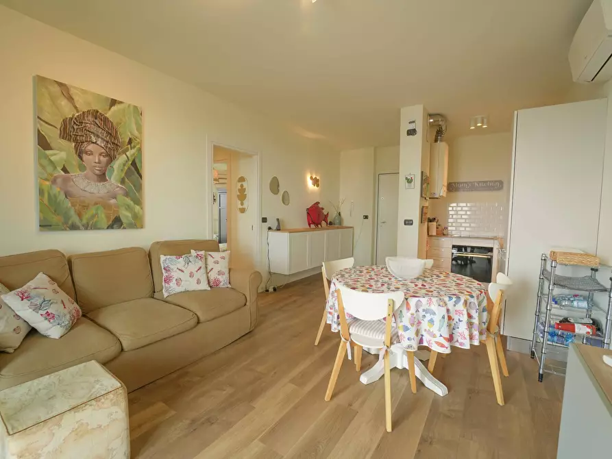 Immagine 1 di Quadrilocale in vendita  in Viale D'Annunzio 183/a a Riccione