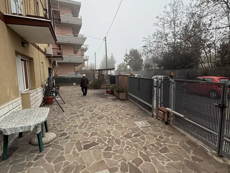 Immagine 31 di Quadrilocale in vendita  in Via Monte San Michele 11 a Rimini