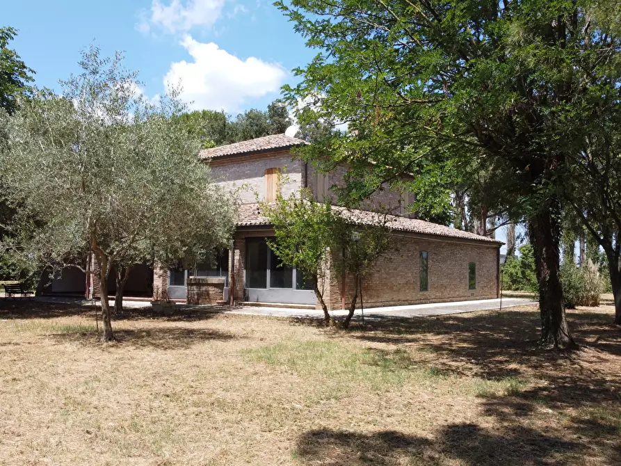 Immagine 1 di Villa in vendita  in Via Molino Ronci 8 a Rimini