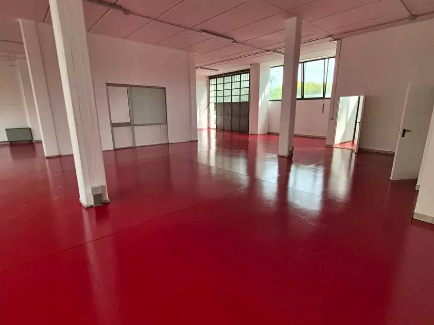 Immagine 2 di Attività artigianale in vendita  in Via della Liberazione a San Mauro Pascoli