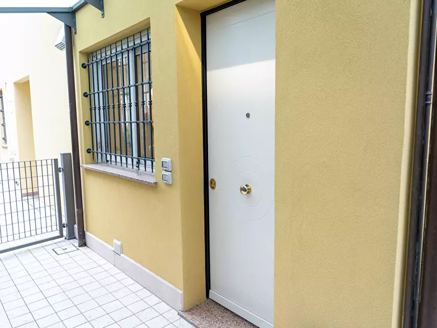 Immagine 15 di Bilocale in vendita  in Viale Catalani 20 a Riccione