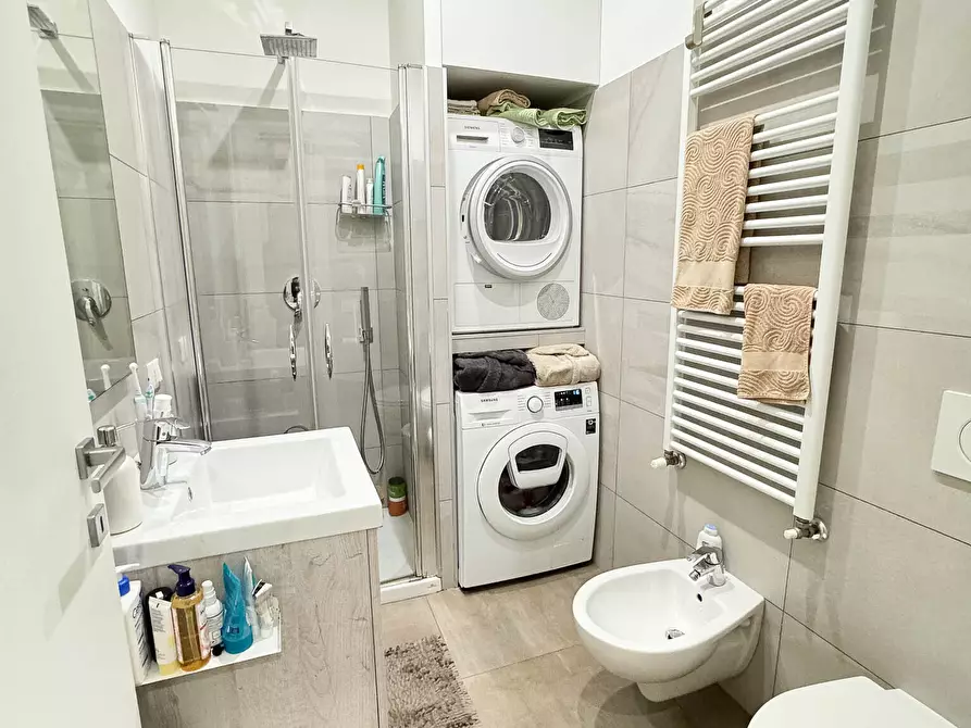 Immagine 42 di Quadrilocale in vendita  in Viale San Gottardo a Rimini