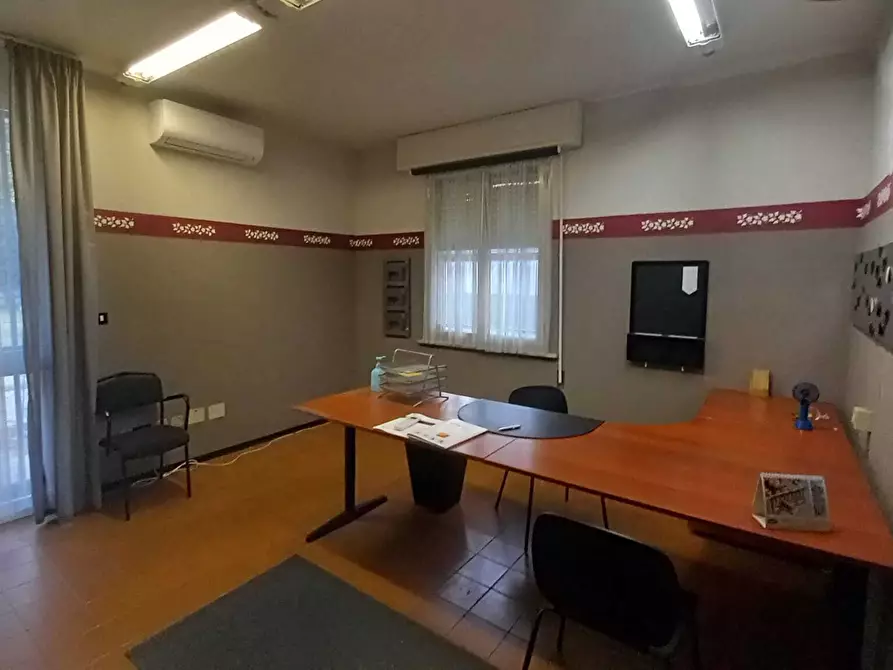 Immagine 7 di Attività artigianale in affitto  in Via Barcarola 22 a Rimini