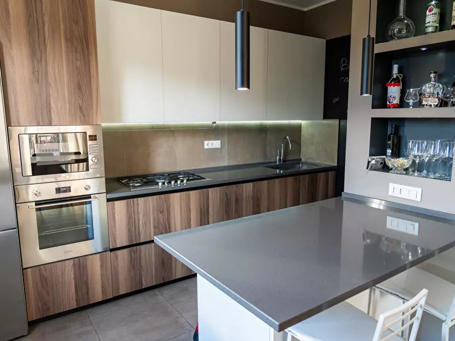 Immagine 4 di Quadrilocale in vendita  in Viale San Gottardo a Rimini