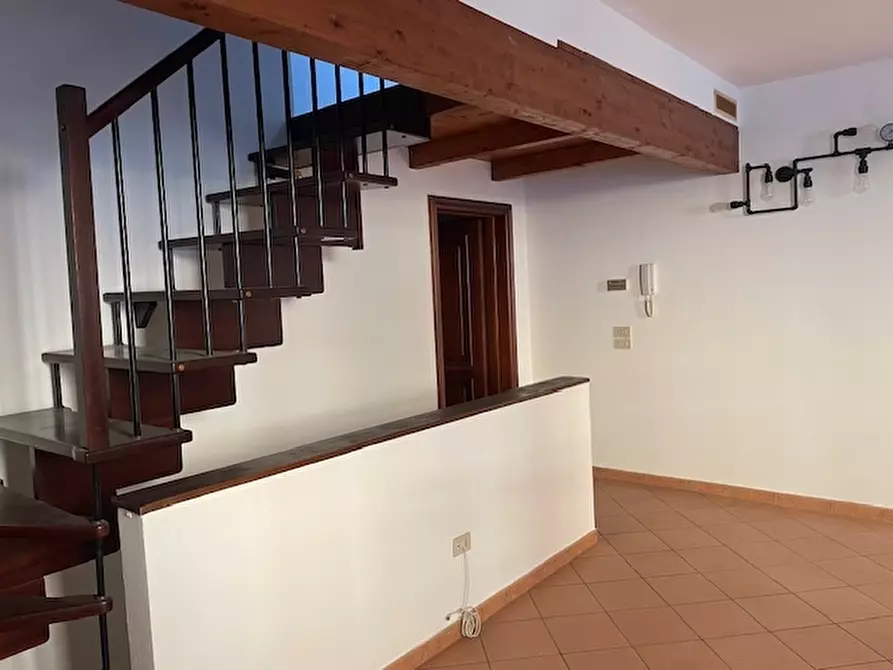 Immagine 3 di Trilocale in vendita  a Pesaro
